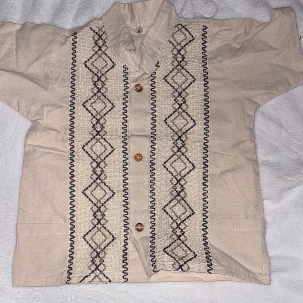Beige Short Sleeve Shirt with Geometric Pattern size 2 boys never used